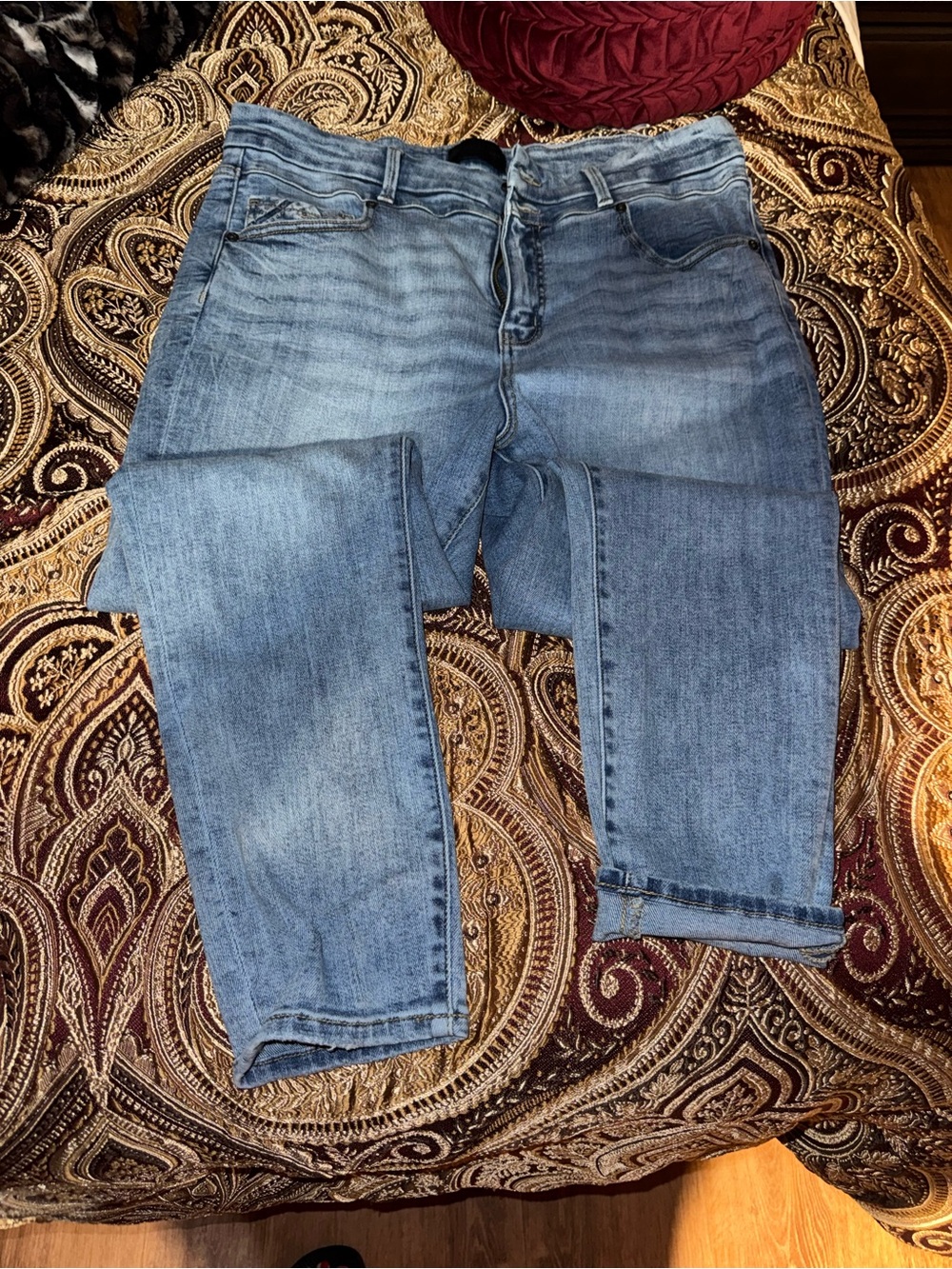 2 Pair of Women’s Buckle Skinny jeans. Size 34. Black and classic blue